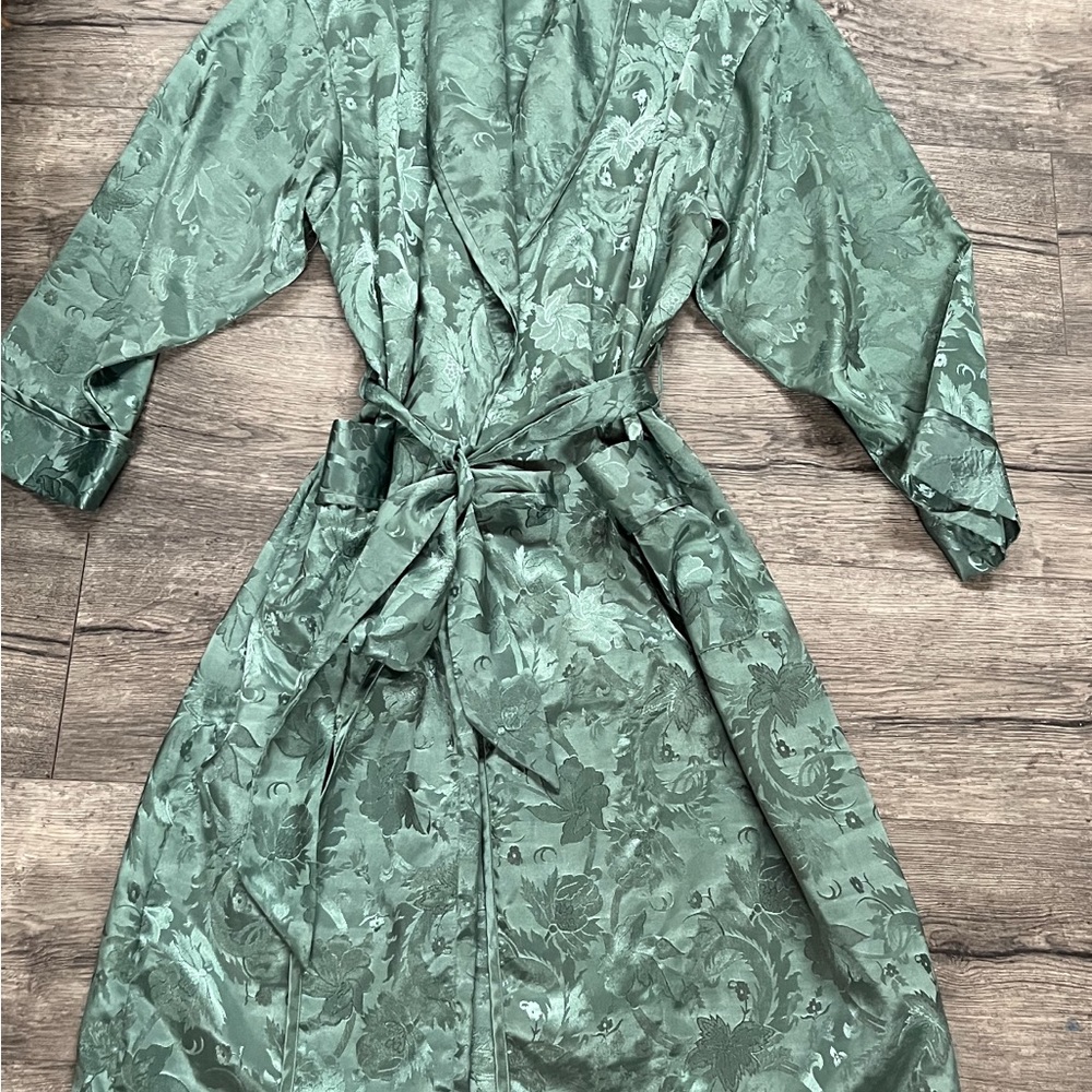 Vintage 1990s Victoria’s Secret Silky Robe LIKE NEW